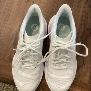Lululemon white tennis shoes size 7.5